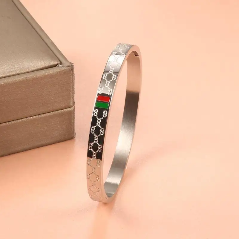 Armband (Bangle)